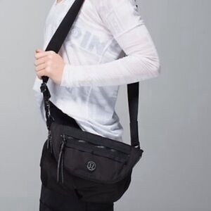 Lululemon Festival Bag in Black